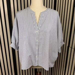 Allie Rose Navy and White Oversized top, Sz L